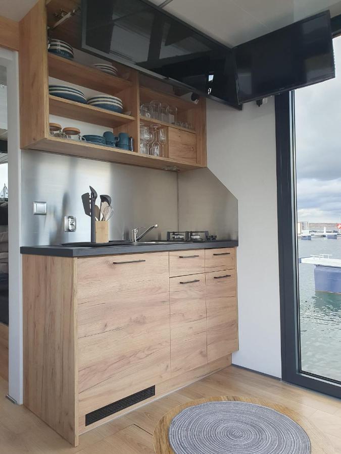Mobiles Hausboot El'Milia Hotel Braunsbedra Bagian luar foto